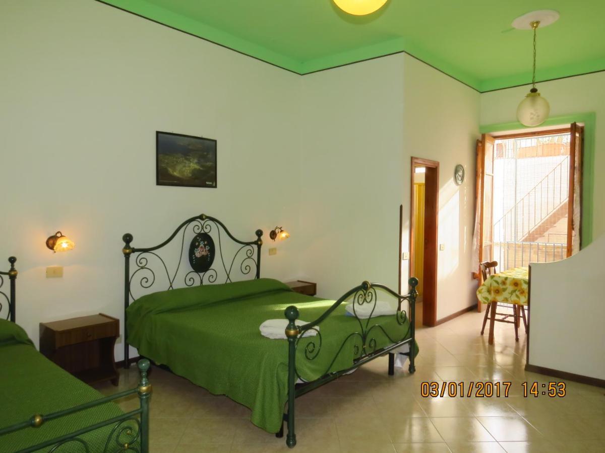 Casa Vittorio B&B Lipari Kültér fotó