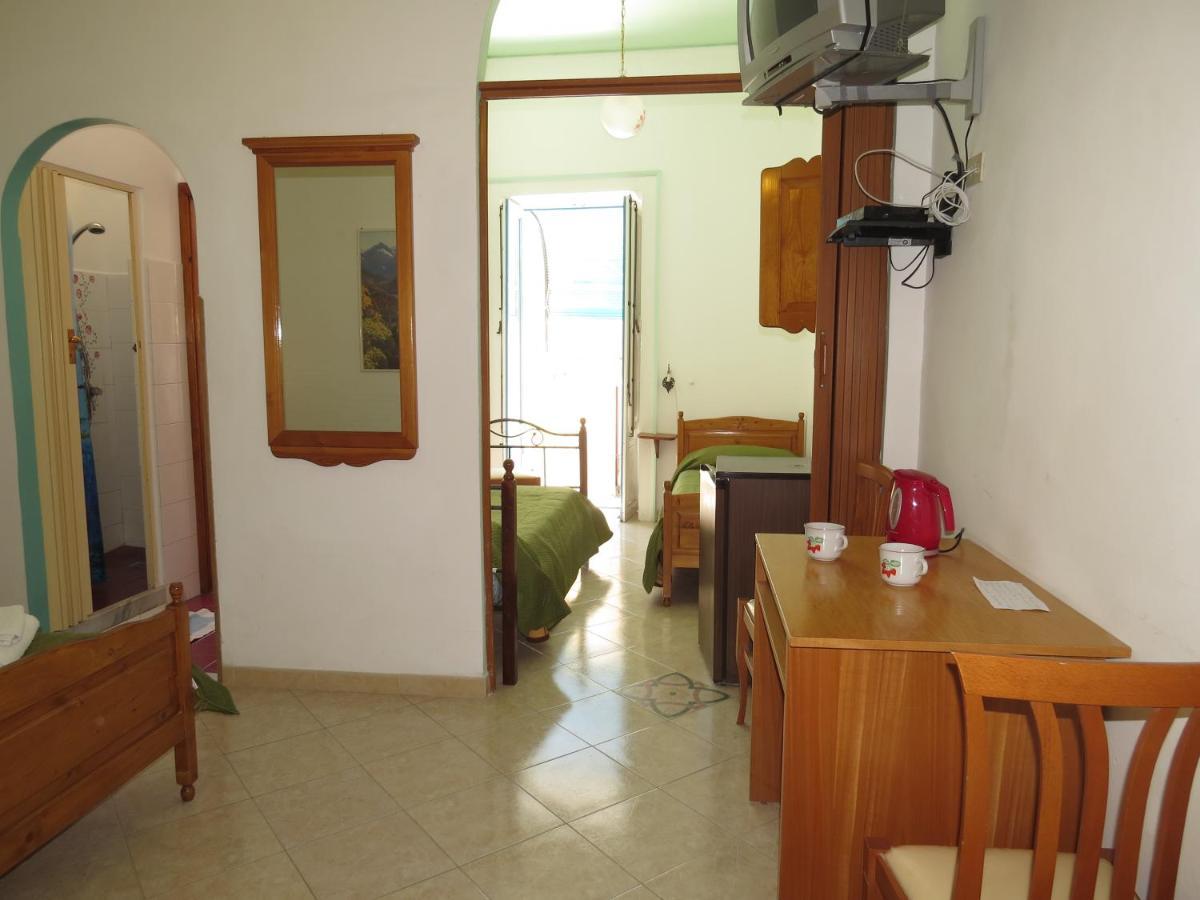 Casa Vittorio B&B Lipari Kültér fotó