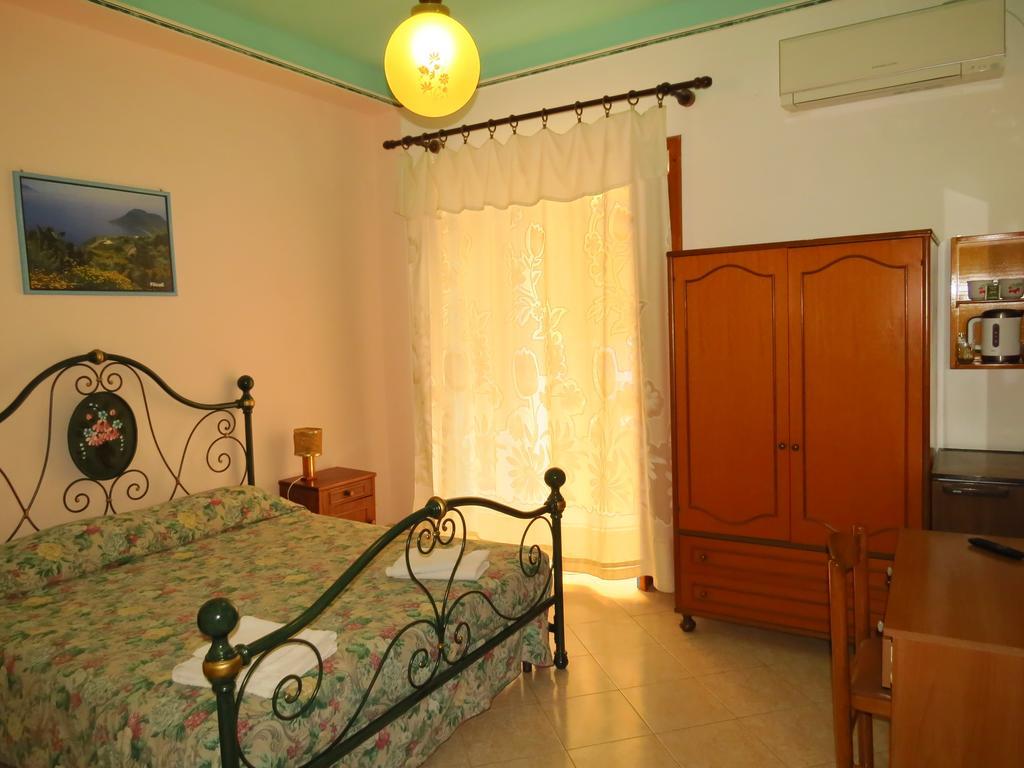 Casa Vittorio B&B Lipari Szoba fotó