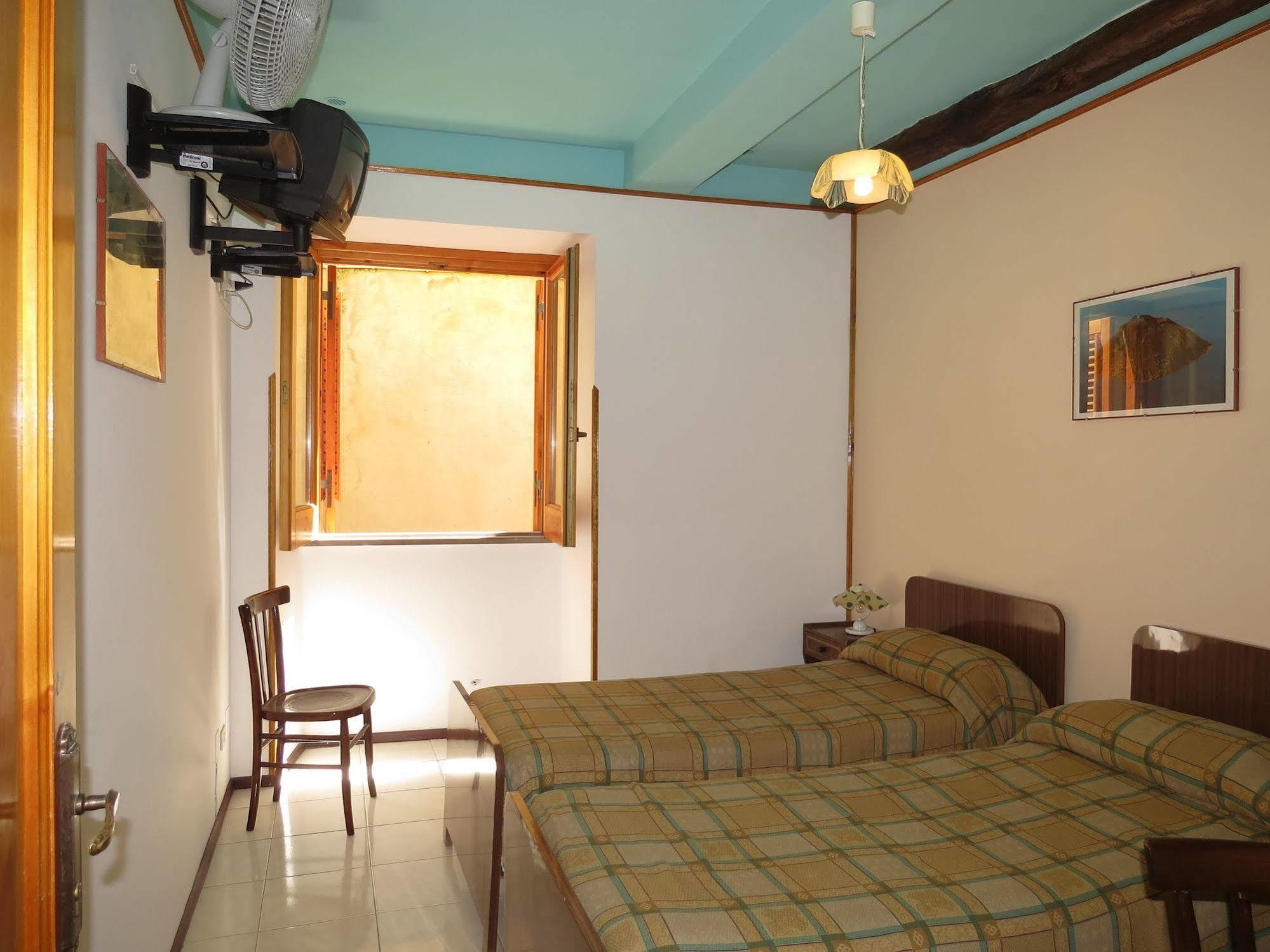 Casa Vittorio B&B Lipari Kültér fotó