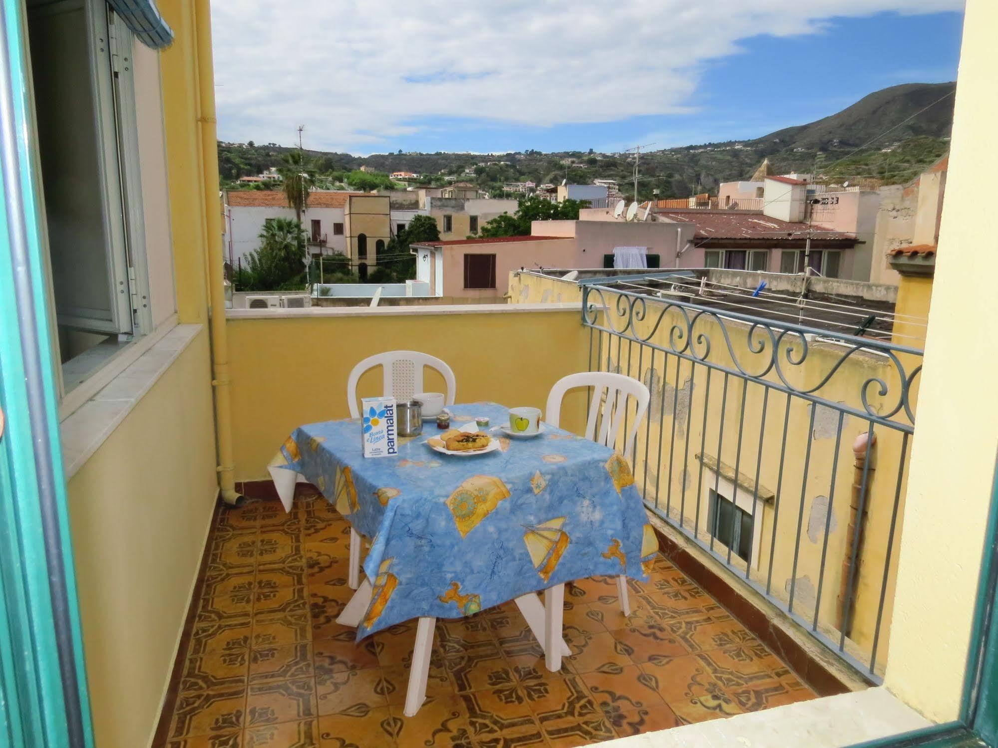 Casa Vittorio B&B Lipari Kültér fotó